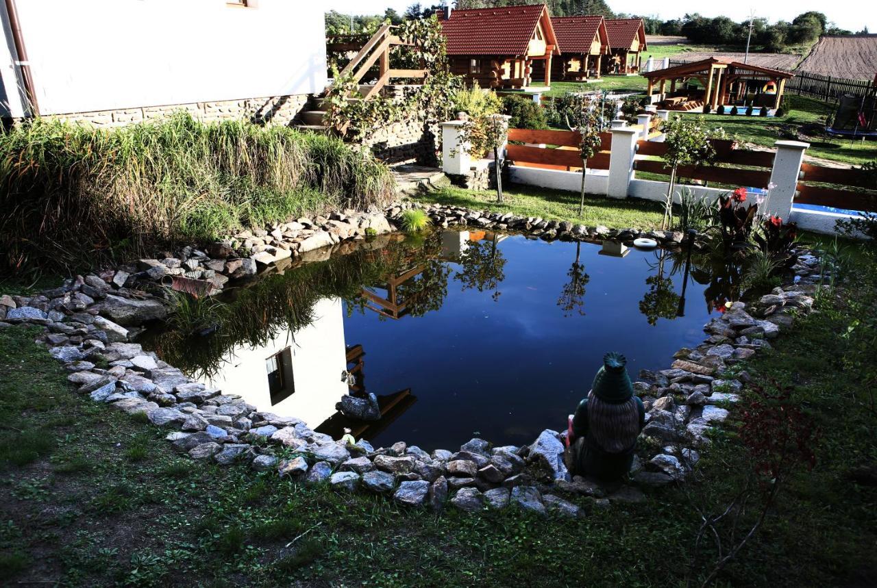 Na Samote Ve Srubu Villa Plzeň Exteriör bild
